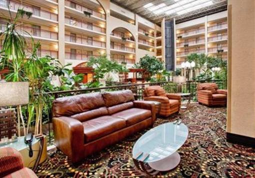 фото отеля Embassy Suites Hotel Detroit Livonia / Metro West