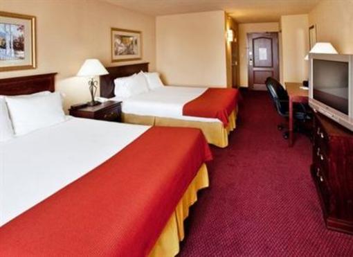 фото отеля Holiday Inn Express Newton