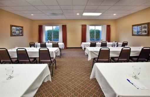 фото отеля Holiday Inn Express Newton