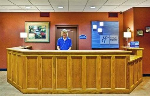 фото отеля Holiday Inn Express Newton