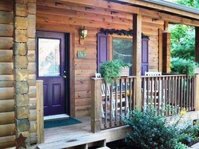 фото отеля Mountain Shadows Log Home Resort