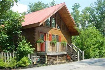 фото отеля Mountain Shadows Log Home Resort
