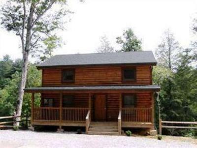 фото отеля Mountain Shadows Log Home Resort