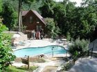 фото отеля Mountain Shadows Log Home Resort