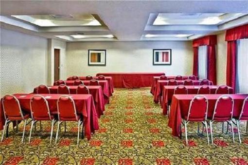 фото отеля Holiday Inn Express Hotel & Suites Orlando South-Davenport