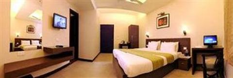фото отеля Hotel Crystal Retreat Agra