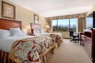 фото отеля Doubletree by Hilton Charlottesville