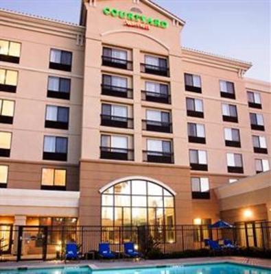 фото отеля Courtyard by Marriott Newark Silicon Valley