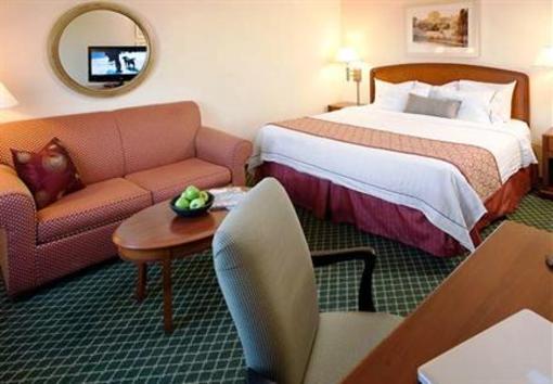 фото отеля Courtyard by Marriott Newark Silicon Valley