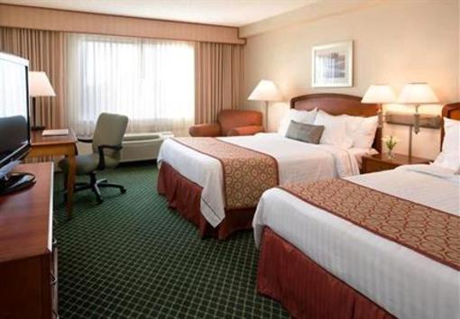фото отеля Courtyard by Marriott Newark Silicon Valley