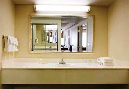 фото отеля Courtyard by Marriott Newark Silicon Valley