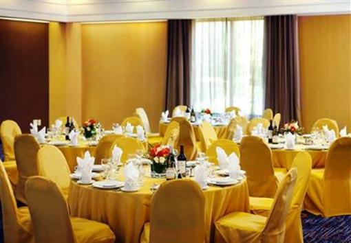 фото отеля Courtyard by Marriott Newark Silicon Valley