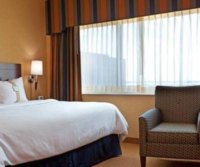 фото отеля Holiday Inn & Suites Chicago O'Hare Rosemont