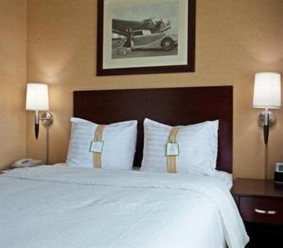 фото отеля Holiday Inn & Suites Chicago O'Hare Rosemont