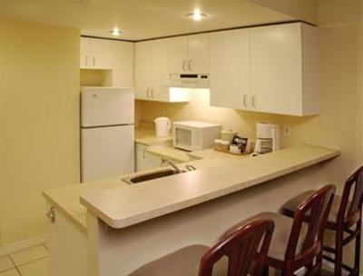 фото отеля Holiday Inn Express Montreal Centre-Ville
