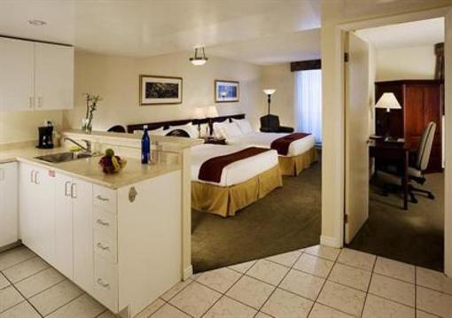фото отеля Holiday Inn Express Montreal Centre-Ville