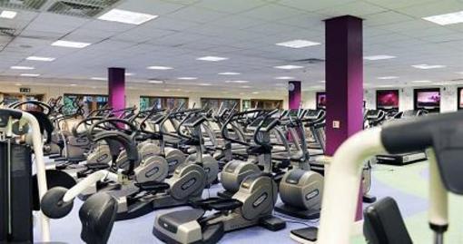 фото отеля Village Leisure Hotel Bury