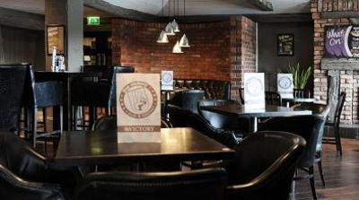 фото отеля Village Leisure Hotel Bury
