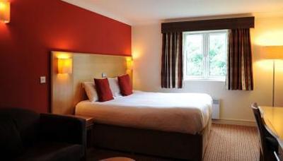 фото отеля Village Leisure Hotel Bury