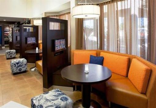 фото отеля Courtyard by Marriott Phoenix Camelback