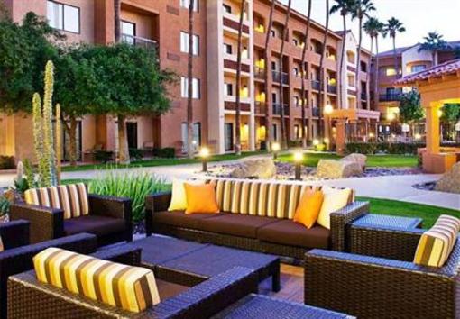 фото отеля Courtyard by Marriott Phoenix Camelback
