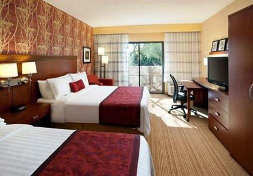 фото отеля Courtyard by Marriott Phoenix Camelback