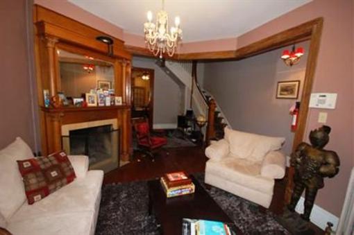 фото отеля Bed and Breakfast on U. Street