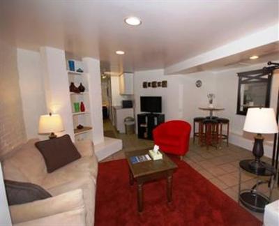 фото отеля Bed and Breakfast on U. Street
