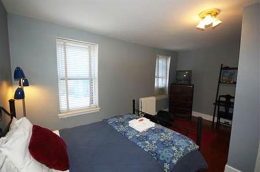 фото отеля Bed and Breakfast on U. Street