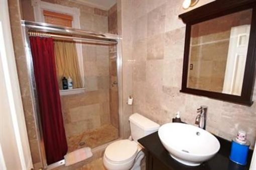 фото отеля Bed and Breakfast on U. Street