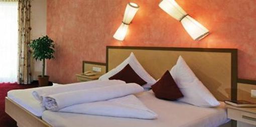 фото отеля Posthotel Strengen