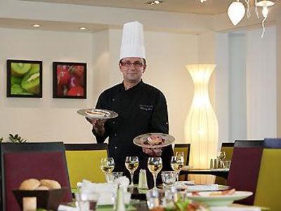 фото отеля Hotel Novotel Annecy Centre Atria
