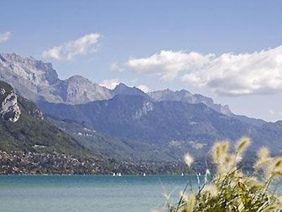 фото отеля Hotel Novotel Annecy Centre Atria