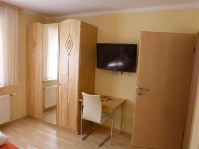 фото отеля Landhaus Vronis Apartments Hüttau
