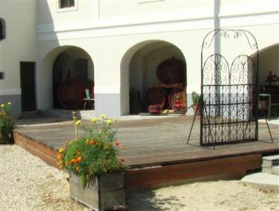фото отеля Hotel Edvy Malom Fogado Barokk Udvarhaz