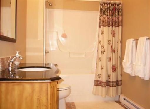 фото отеля Above the Inlet B&B and Vacation Rental