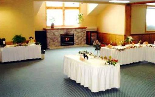 фото отеля Summit Lodge at Snoqualmie Pass
