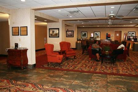 фото отеля Hampton Inn Canton, MS