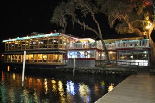 фото отеля Homosassa Riverside Resort