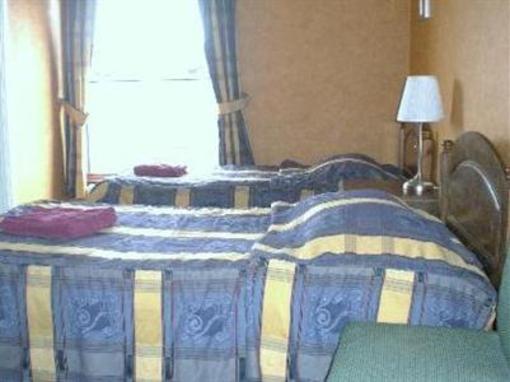 фото отеля Crouch Oak Bed and Breakfast Addlestone