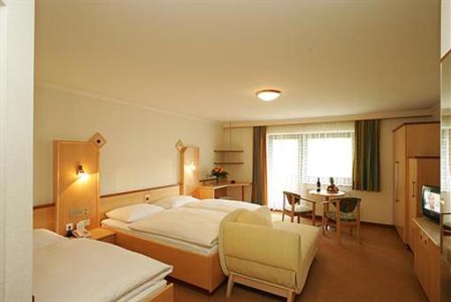 фото отеля Hotel Zwolfer