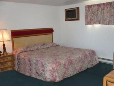 фото отеля Red Carpet Inn Massena