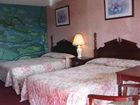 фото отеля Red Carpet Inn Massena