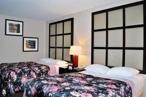 фото отеля Relax Inn Watertown