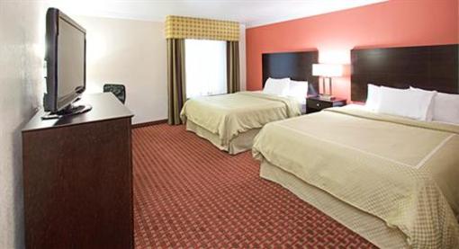 фото отеля AmericInn Johnston