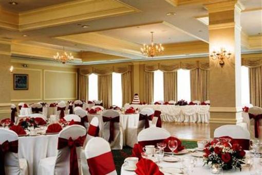 фото отеля Radisson Hotel and Suites Chelmsford Lowell