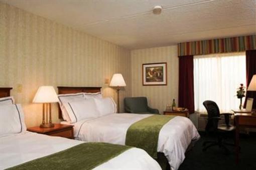 фото отеля Radisson Hotel and Suites Chelmsford Lowell
