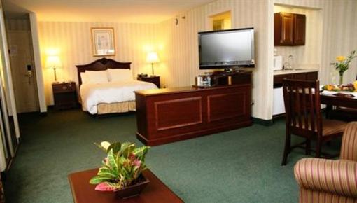 фото отеля Radisson Hotel and Suites Chelmsford Lowell