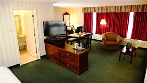 фото отеля Radisson Hotel and Suites Chelmsford Lowell