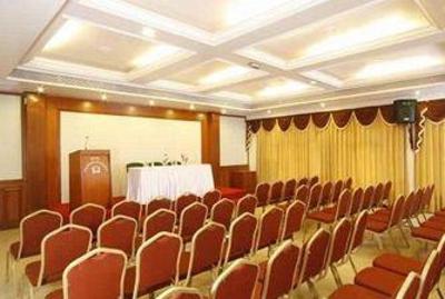 фото отеля Raysons Regency Hotel